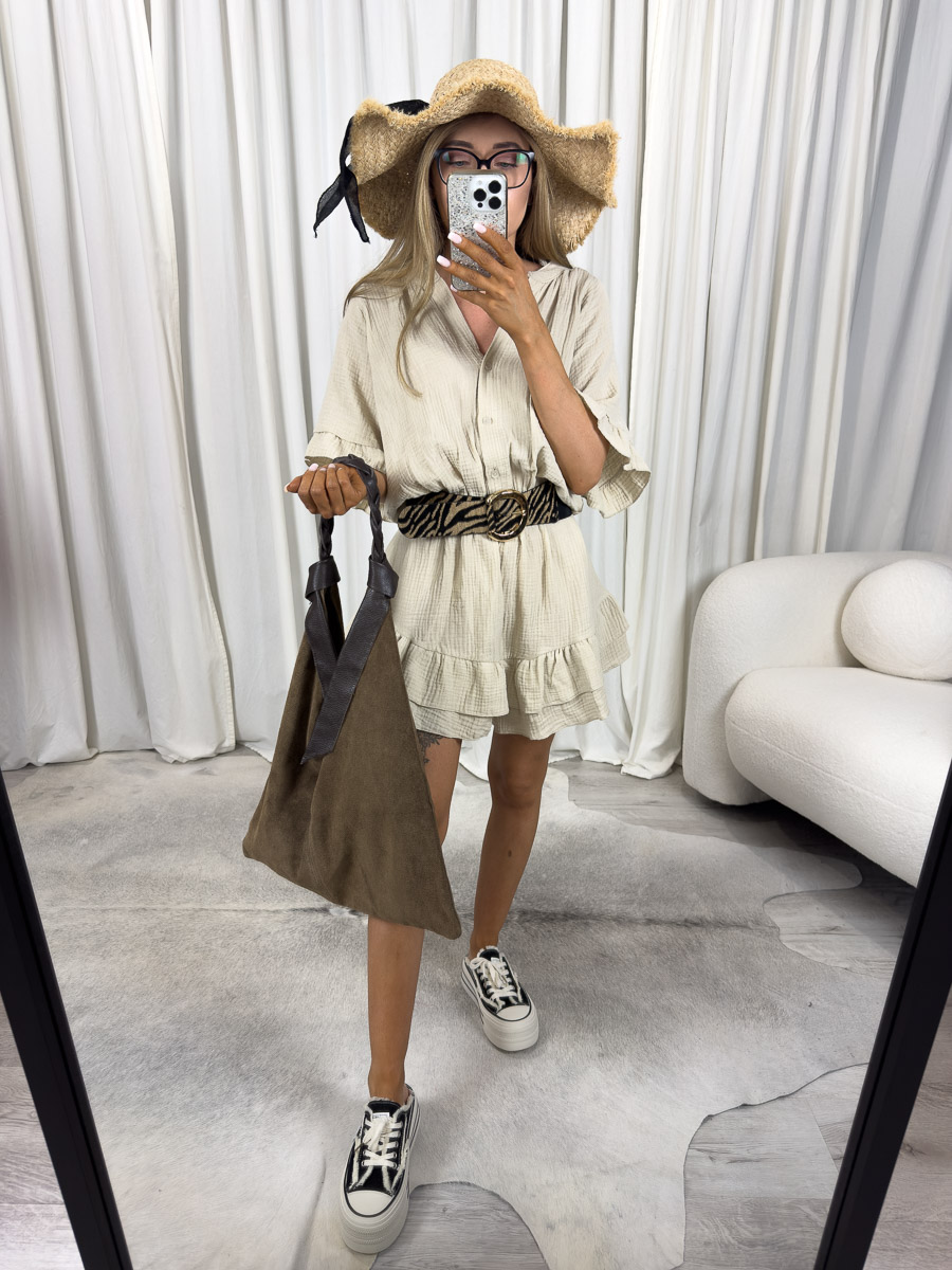 zamszowa-torebka-africa-brazowa Zamszowa torebka Africa – shopperka boho. Zdjęcie produktowe do sklepu internetowego z odzieżą damską www.butikdamski.pl